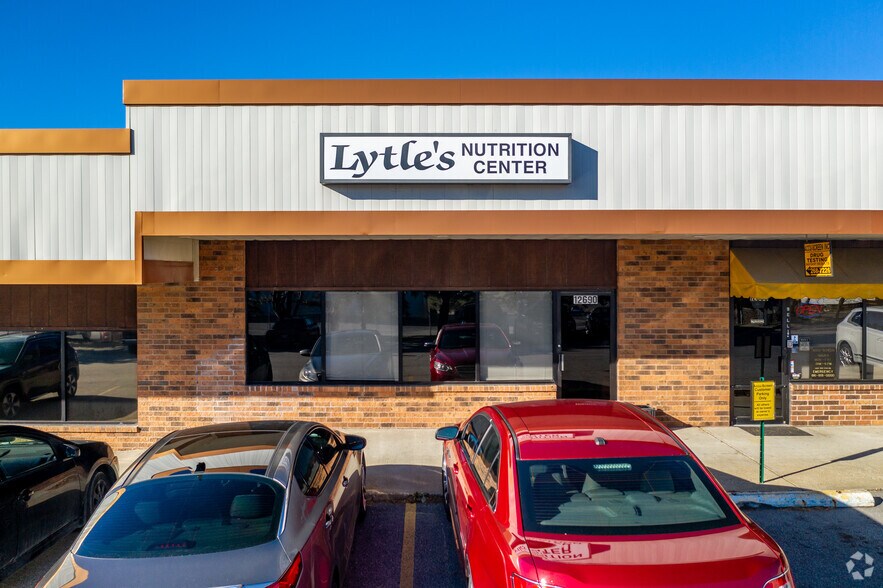 More Photos Of 12674-12710 Shawnee Mission Pky, Shawnee Unknown For Lease