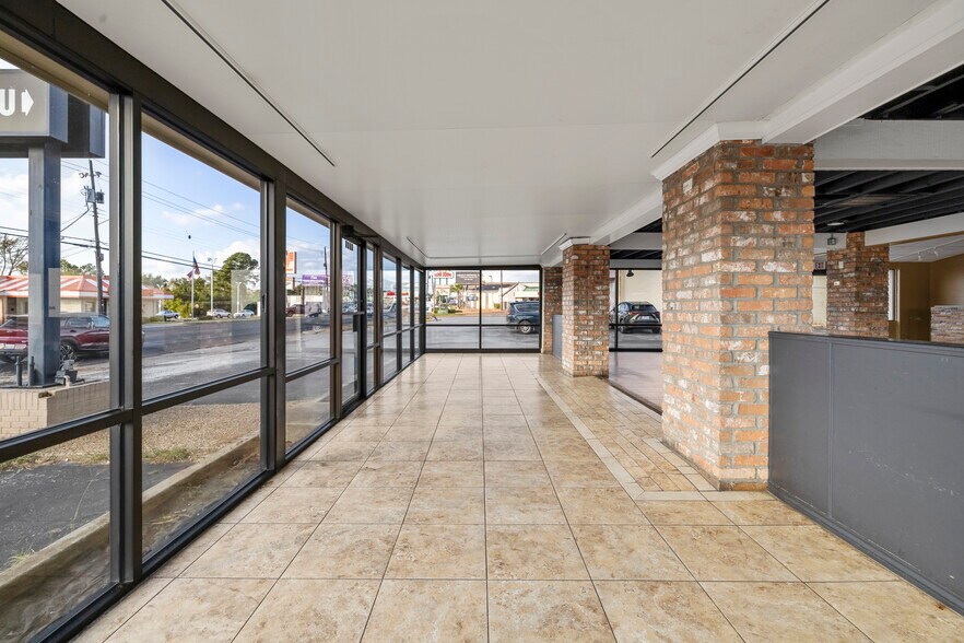 More Photos Of 2608 North St, Nacogdoches Specialty For Lease