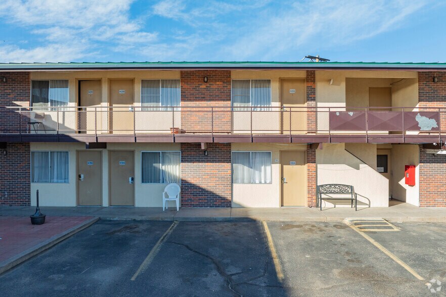 More Photos Of 1208 N Colorado Ave, Brush Hotel For Sale