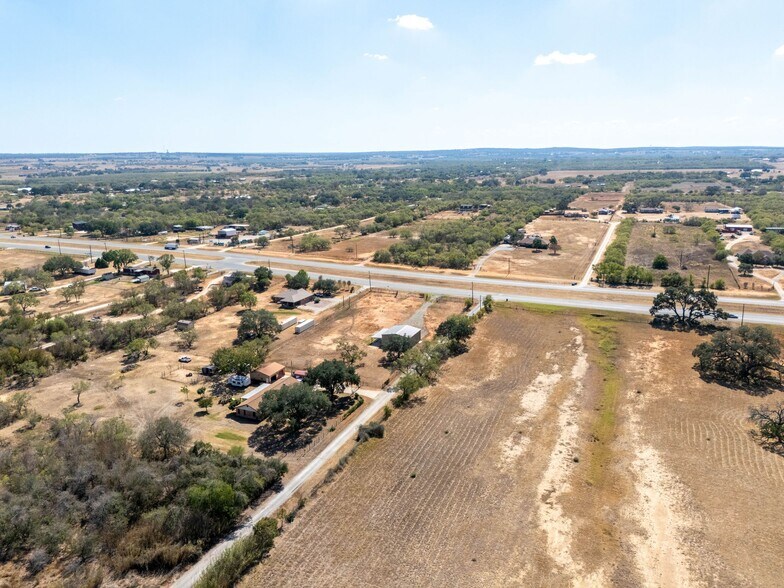 More Photos Of 13747 US Highway 87 S, Adkins Flex For Lease