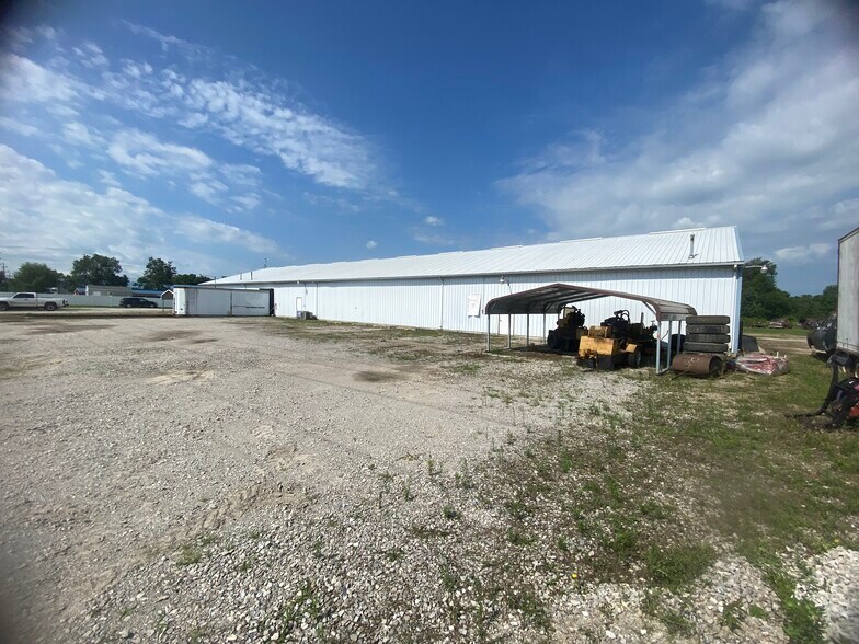 More Photos Of 1550 Wentzel St, Rochester Manufacturing For Sale