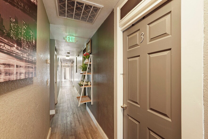 More Photos Of 104 E Lodi Ave, Lodi Storefront Retail Office For Sale