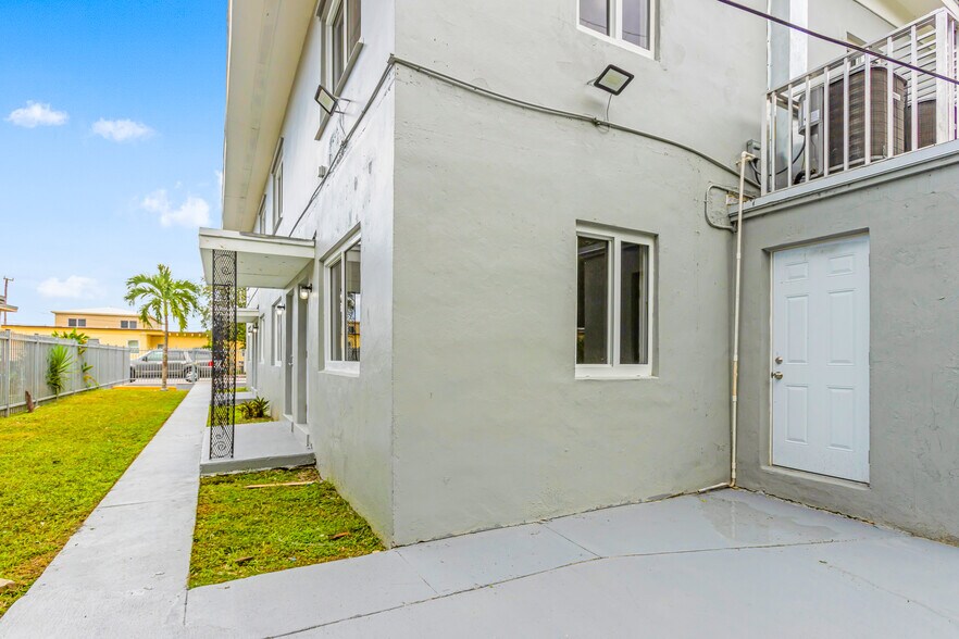 More Photos Of 1430 NW 2nd Ave, Florida City Apartments For Sale