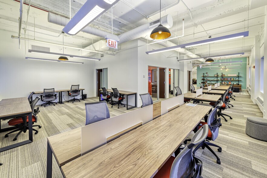 More Photos Of 100 N LaSalle St, Chicago Office For Lease