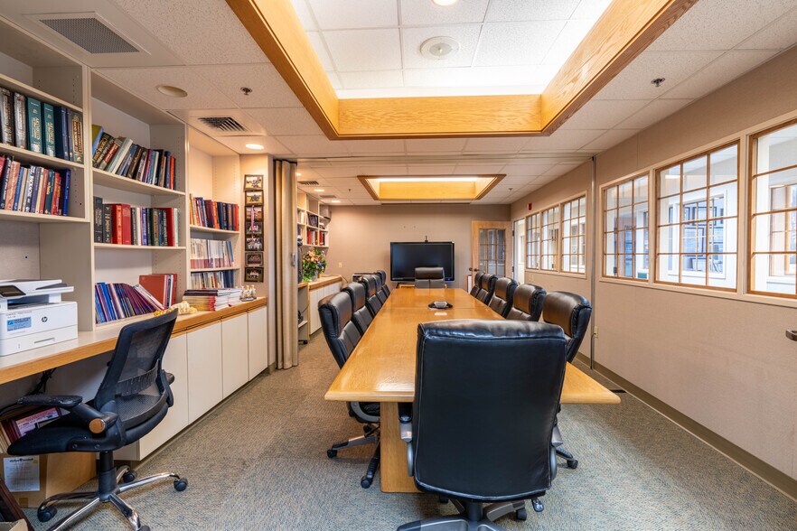 More Photos Of 2699 N 17th St, Coos Bay Medical For Sale