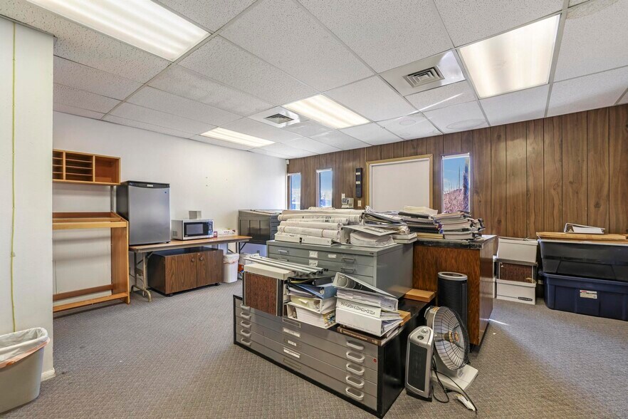 More Photos Of 507 Main Ave W, Twin Falls Flex For Sale