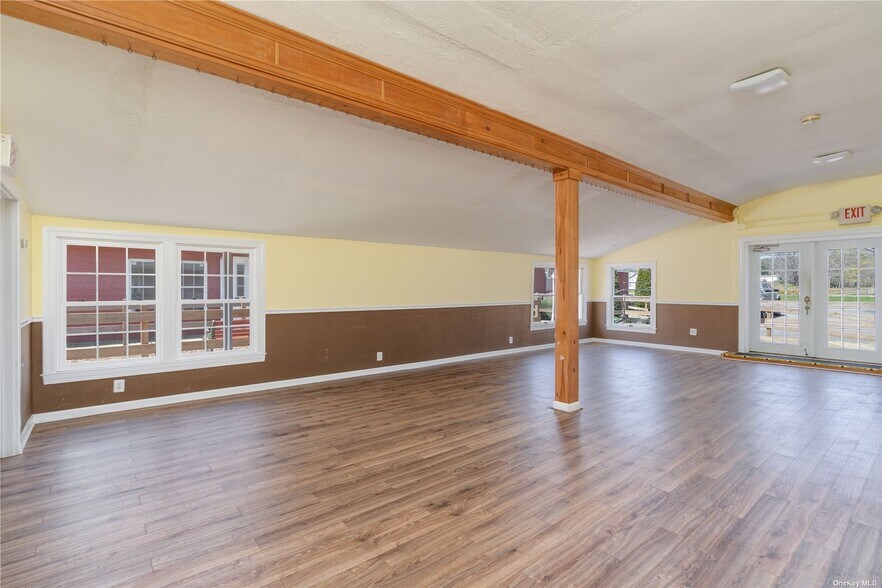 More Photos Of 3225 Sound Ave, Riverhead Storefront Retail Office For Sale