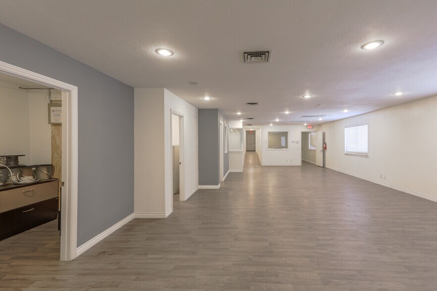 More Photos Of 703 S 10th St, Las Vegas Medical For Sale