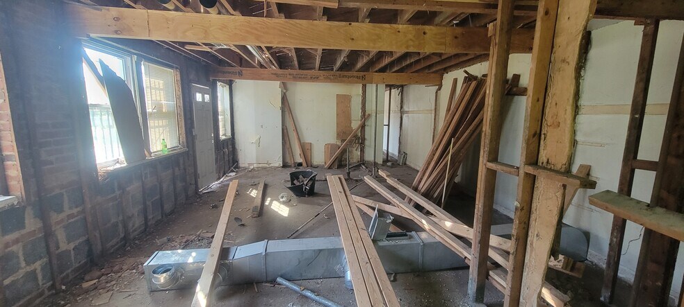 More Photos Of 4962-4966 Benning Rd SE, Washington Apartments For Sale