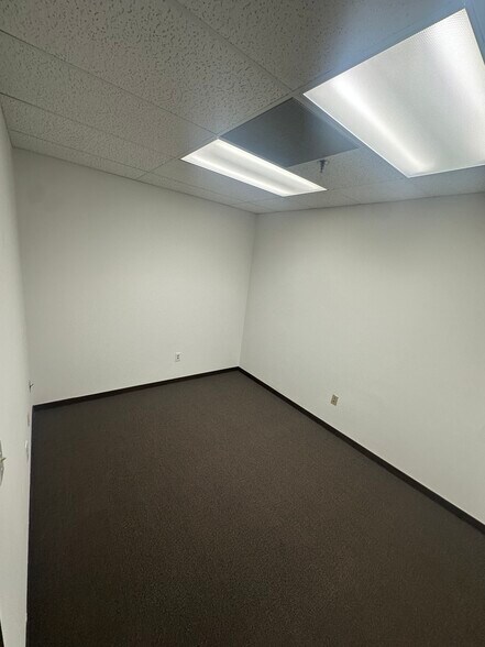 More Photos Of 1122-1035 Cole St, Birmingham Office For Lease