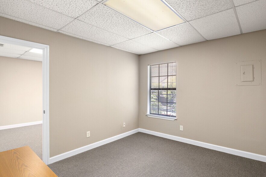 More Photos Of 13740 Research Blvd, Austin Office For Sale