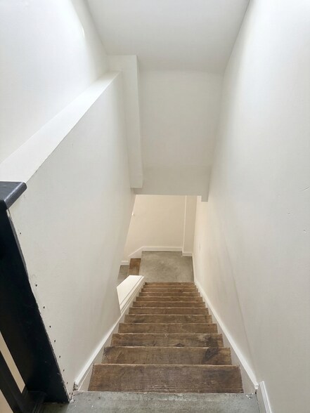 More Photos Of 100 Manhattan Ave, Brooklyn Storefront Retail Residential For Lease