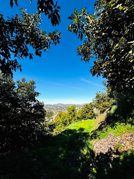 More Photos Of 0 Cirle R Dr, Escondido Land For Sale