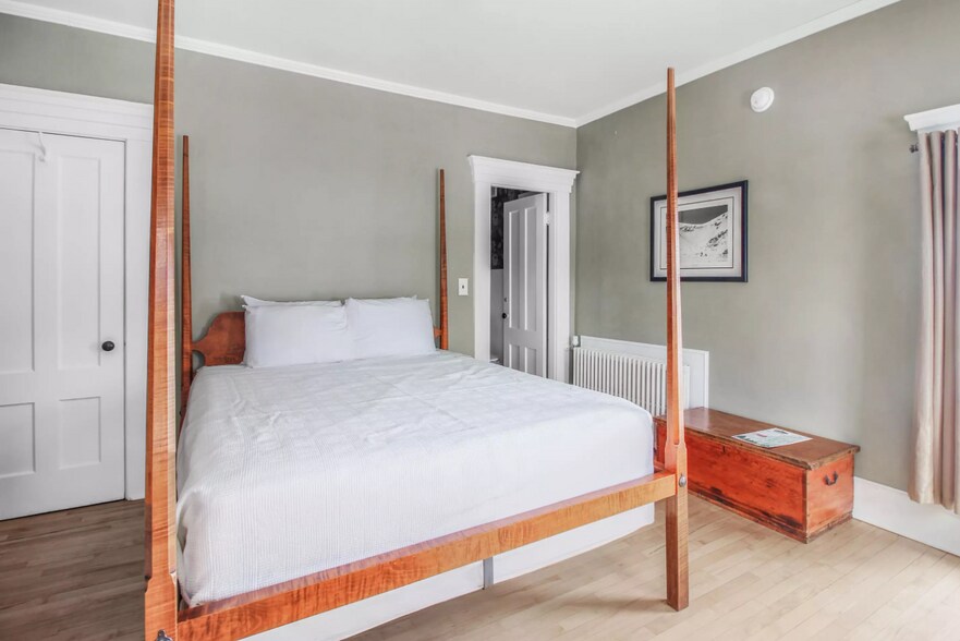 More Photos Of 2 W Main St, Littleton Hotel For Sale