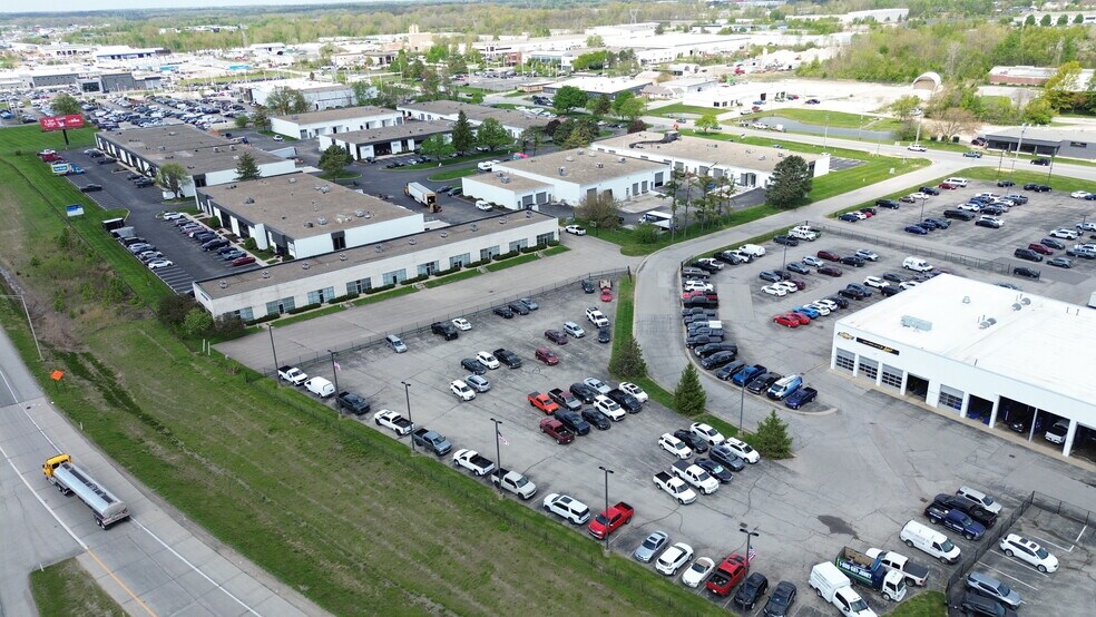 More Photos Of 9507-9510 Ross Ln, Indianapolis Office For Lease