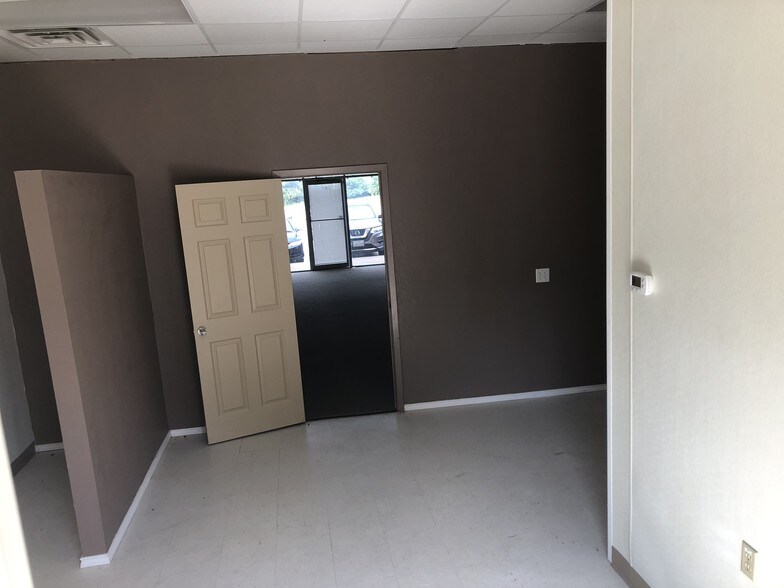 More Photos Of 2202 US Highway 380, Bridgeport Unknown For Lease