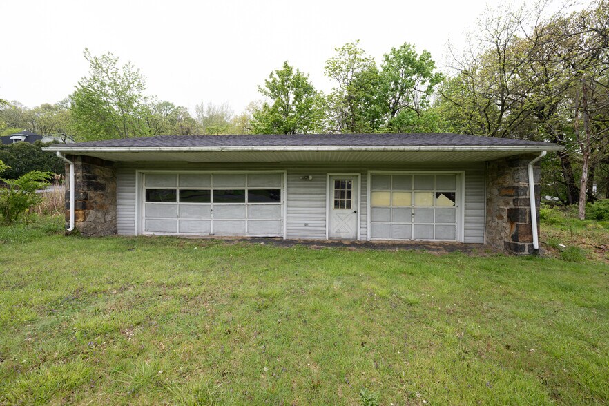 More Photos Of 1635 Broadway, Bethlehem Storefront For Sale