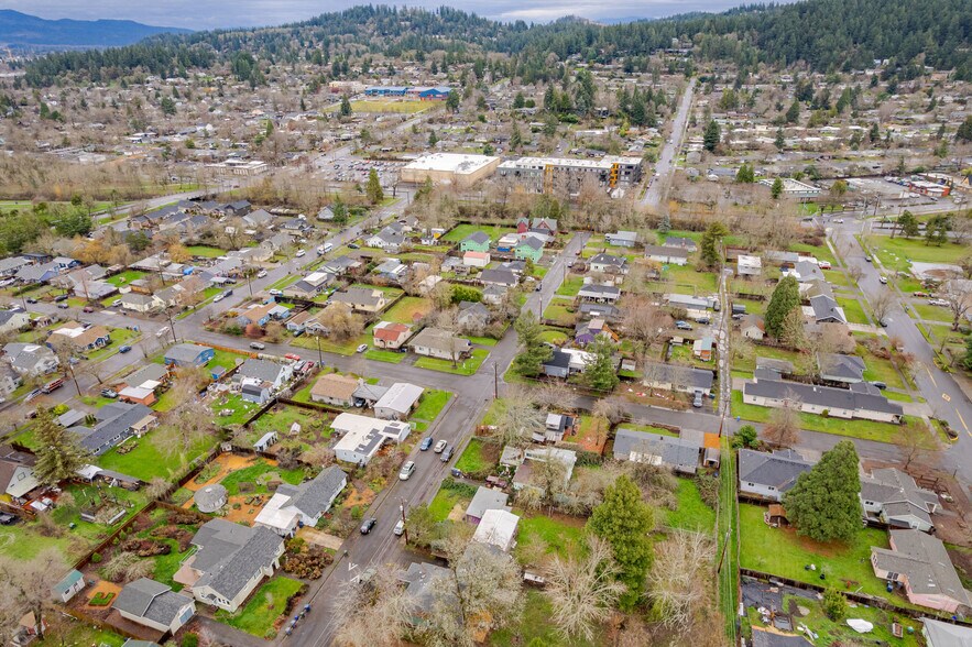 More Photos Of 478 E 32nd Ave, Eugene Manufactured Housing Mobile Home Park For Sale