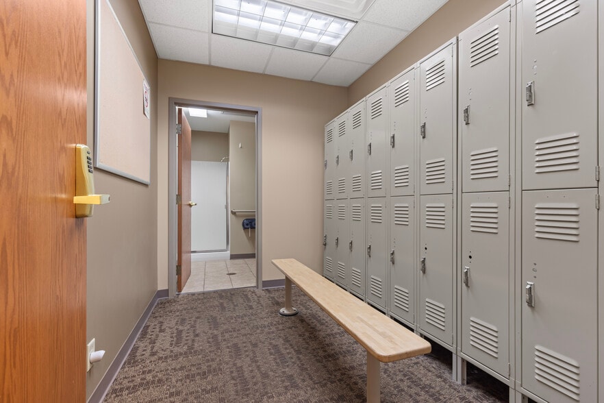 More Photos Of 5112 Forest Hills Ct, Loves Park Industrial For Sale