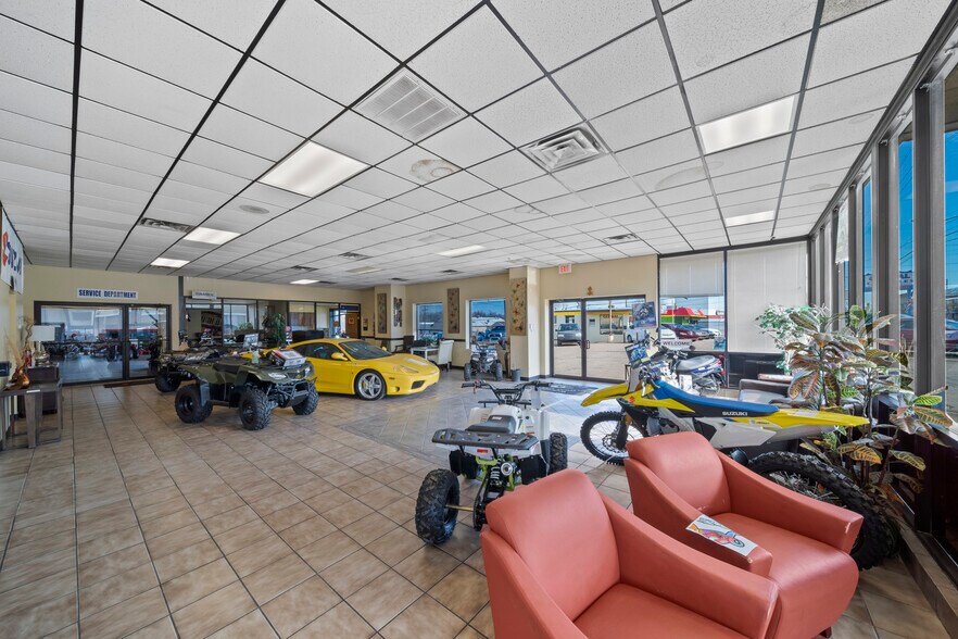 More Photos Of 2007-2015 E 11th St, Tulsa Auto Dealership For Sale