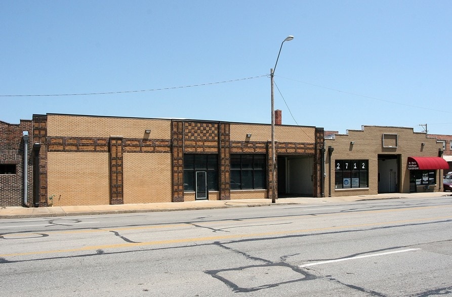 More Photos Of 2704 E Truman Rd, Kansas City Service For Lease