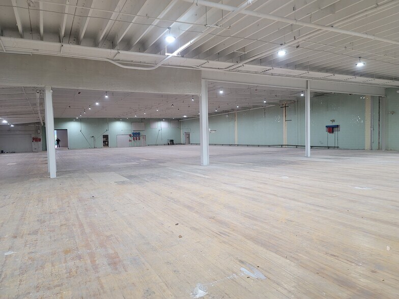More Photos Of 1258 Yarn Mill Rd, Shelby Manufacturing For Lease