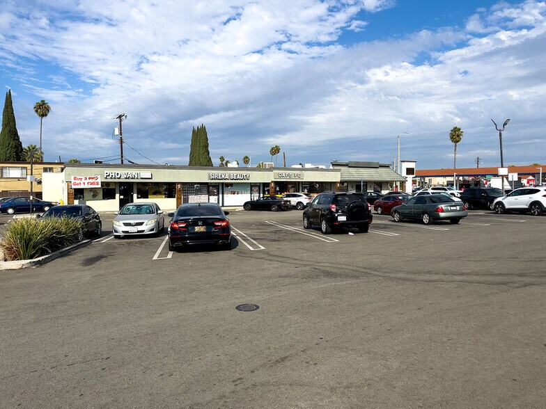 More Photos Of 2025-2047 S Hacienda Blvd, Hacienda Heights Unknown For Lease