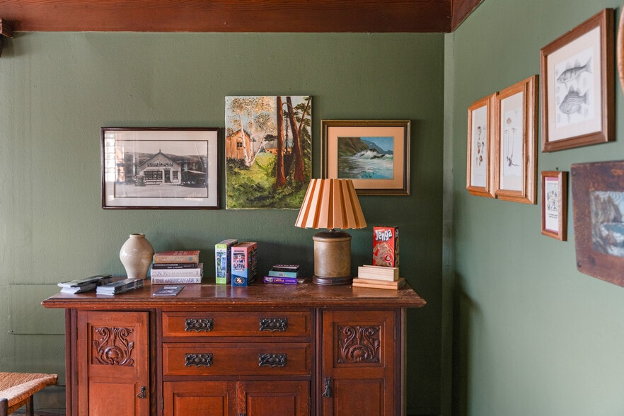 More Photos Of , Jenner Unknown For Sale