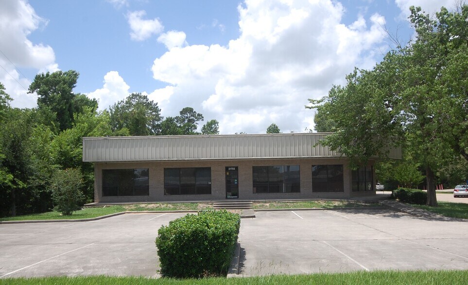More Photos Of 21755 N I-45 Fwy, Spring Flex For Sale