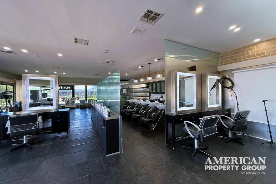 More Photos Of 2345 Bee Ridge Rd, Sarasota Storefront Retail Office For Sale