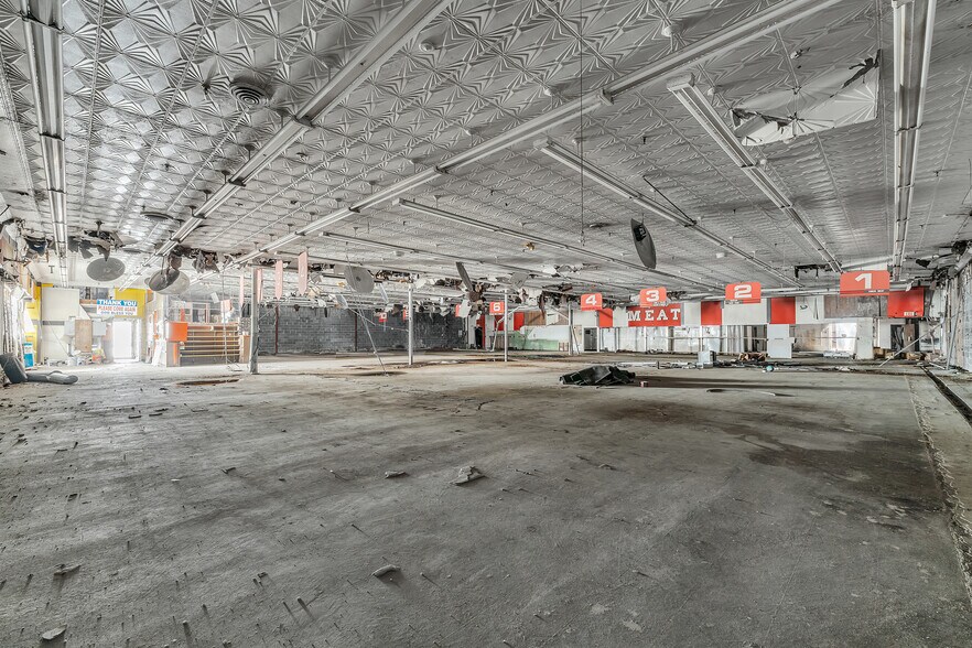 More Photos Of 12021 Harper Ave, Detroit Supermarket For Sale