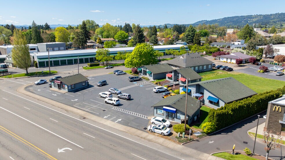 More Photos Of 2911 E Portland Rd, Newberg Office For Sale