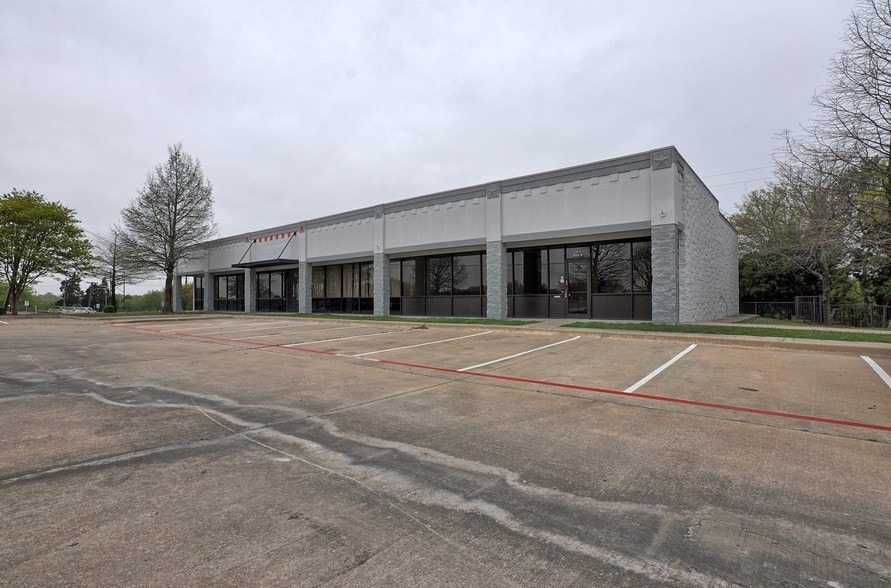 More Photos Of 701 HWY 32, Mesquite Freestanding For Lease