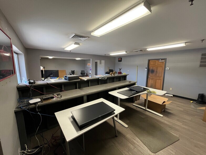 More Photos Of 2610 S Raritan Cir, Englewood Industrial For Lease