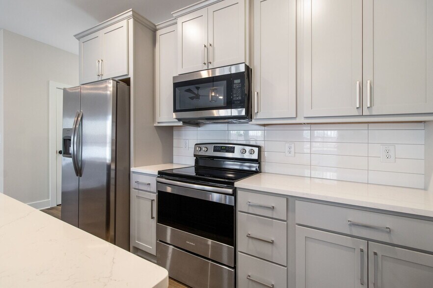 More Photos Of 160 Excell Rd, Clarksville Apartments For Sale