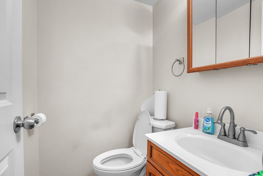 More Photos Of 2573-2581 Parkview Street, Portage Multifamily For Sale