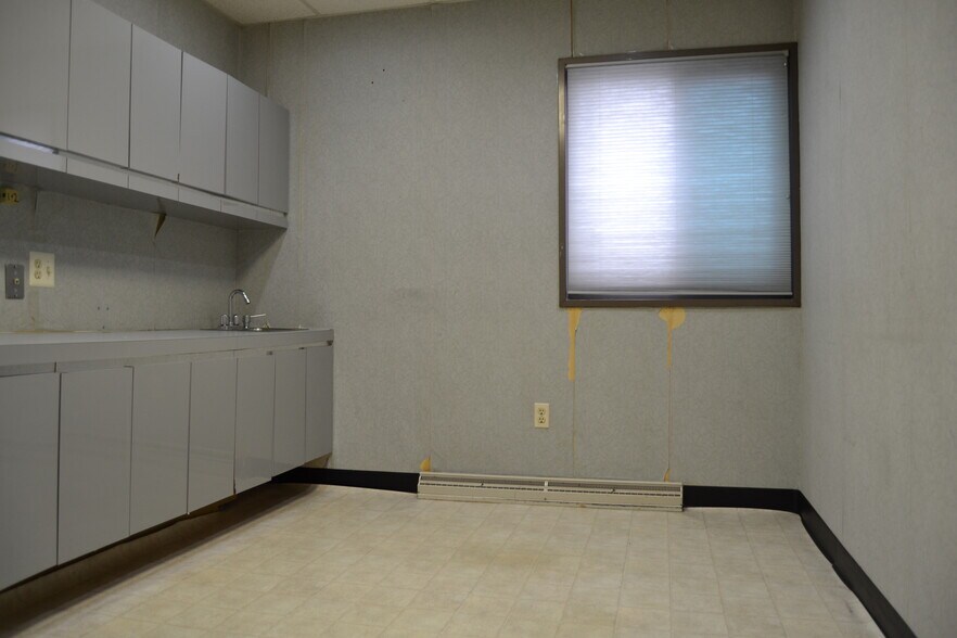 More Photos Of 20 Hospital Dr, Toms River Medical For Lease