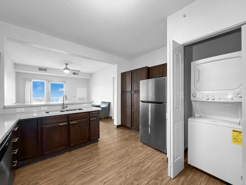 More Photos Of 1210 SW 28th St, Ankeny Apartments For Sale