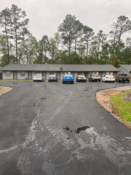 More Photos Of 3800 Hill Ave, Moss Point Apartments For Sale