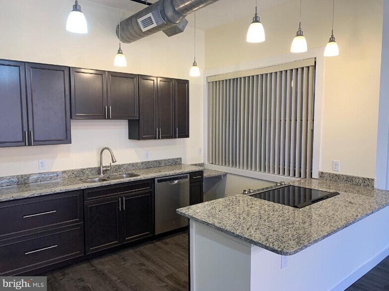 More Photos Of 833 N Market St, Wilmington Office Residential For Sale