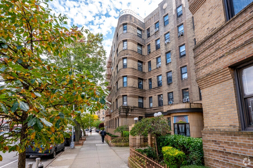 More Photos Of 1120 Brighton Beach Ave, Brooklyn Apartments For Sale
