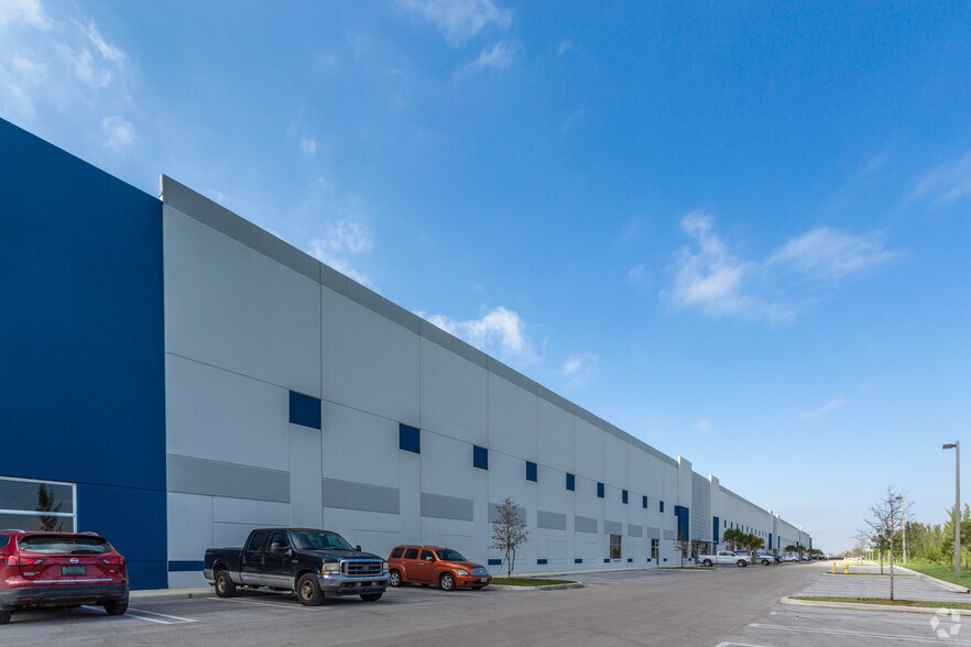 More Photos Of 15002 NW 107th Ave, Hialeah Gardens Distribution For Lease
