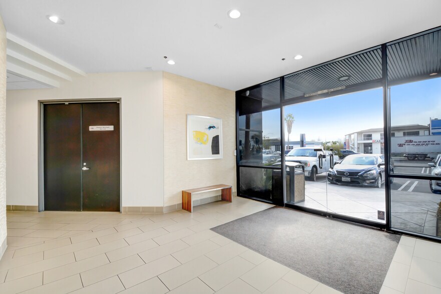 More Photos Of 4501 E La Palma Ave, Anaheim Loft Creative Space For Lease