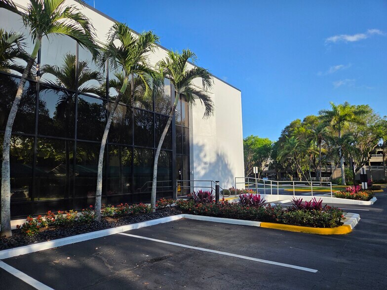 More Photos Of 2201 NW Corporate Blvd, Boca Raton Office For Lease