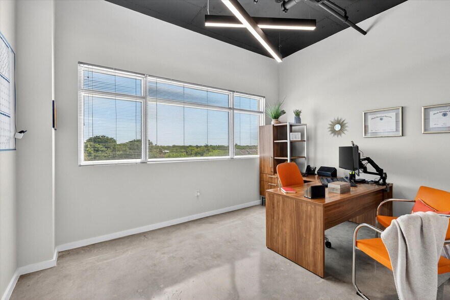 More Photos Of 7301 SW 57th Ct, South Miami Office For Sale
