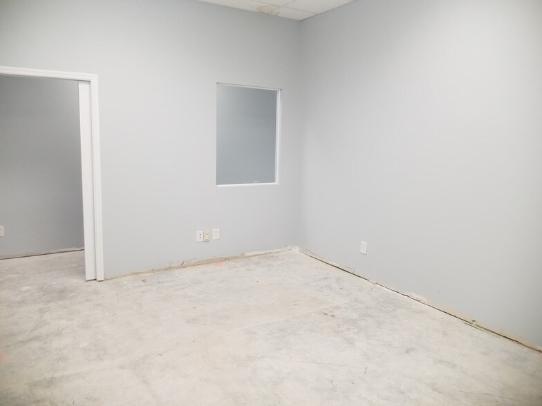 More Photos Of 200 W Harrison St, Dillon Office For Lease