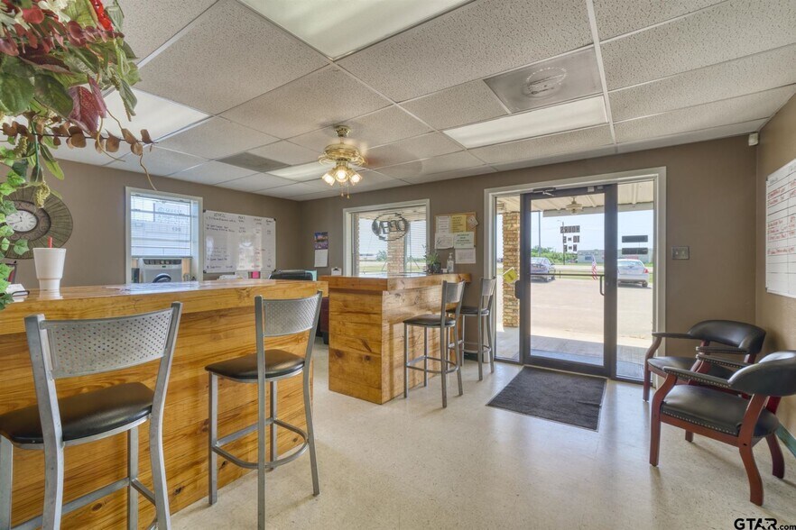 More Photos Of 1504 E Loop 304, Crockett Office For Sale