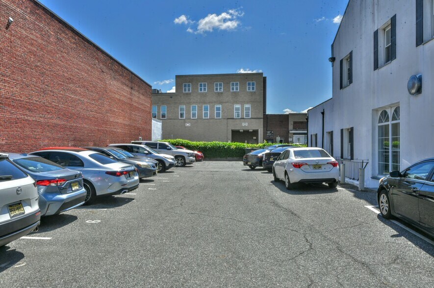 More Photos Of 354 State St, Hackensack Medical For Sale