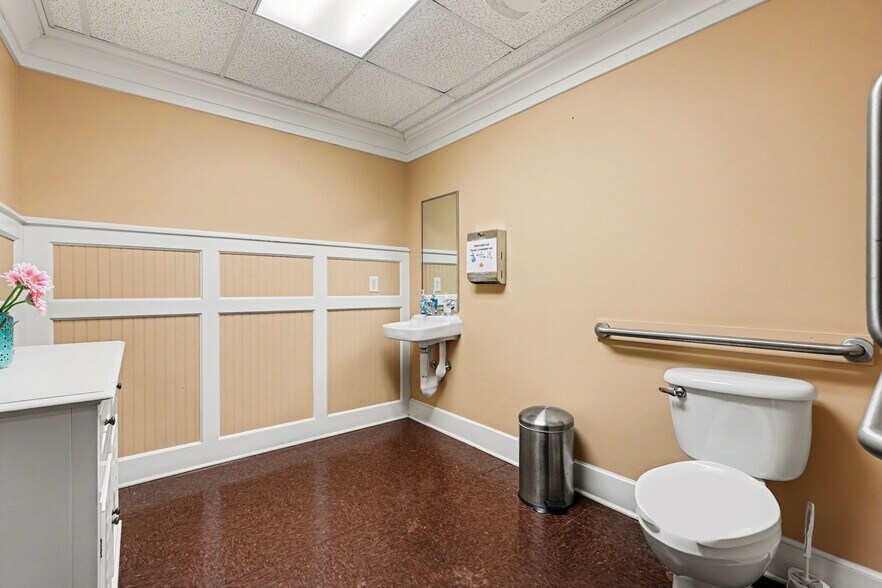 More Photos Of 11084 Dennis W Kerns Pky, King George Warehouse For Sale
