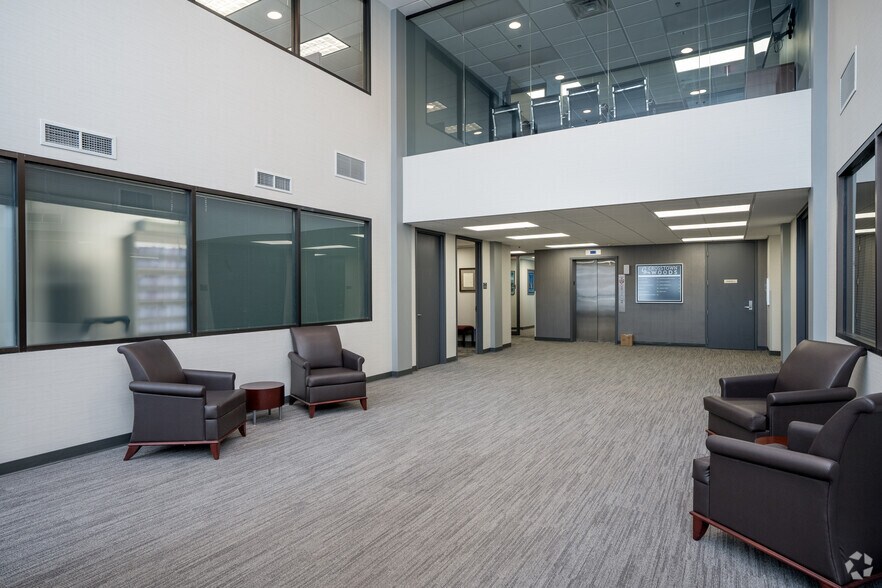 More Photos Of 10125 Crosstown Cir, Eden Prairie Loft Creative Space For Lease